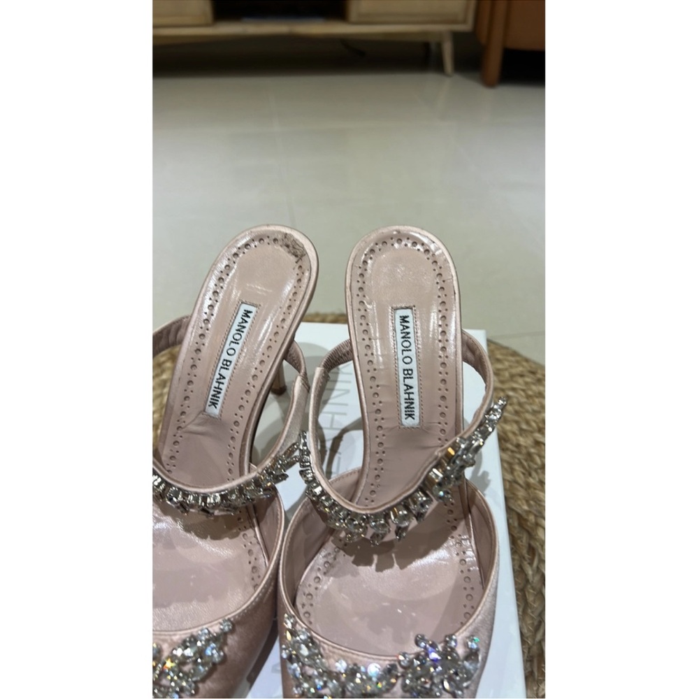Manolo Blahnik Blush Pink Embellished Leather Mules - Picture 8 of 13